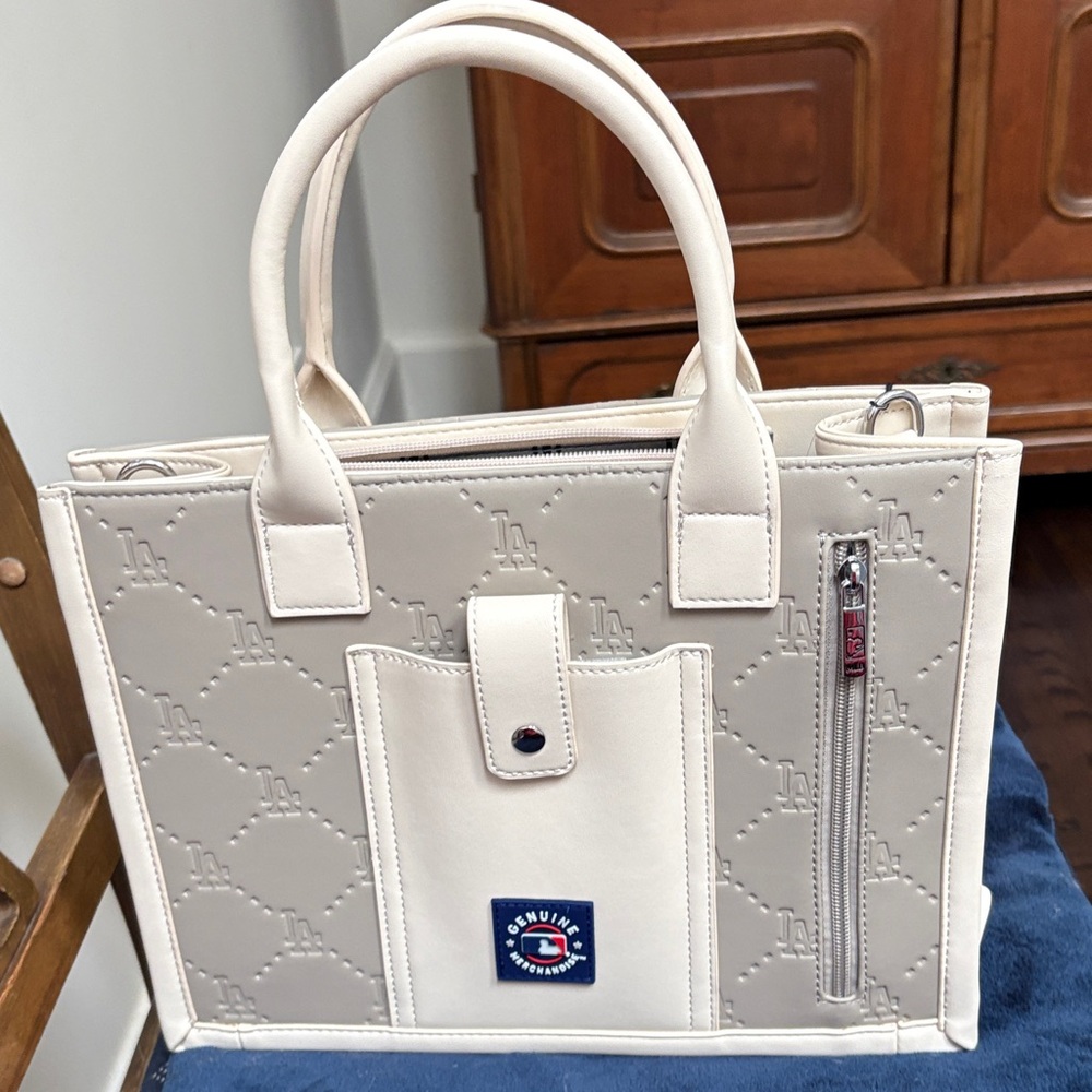 LA Baseball Stitch Beige Tote Bag - Picture 3 of 6